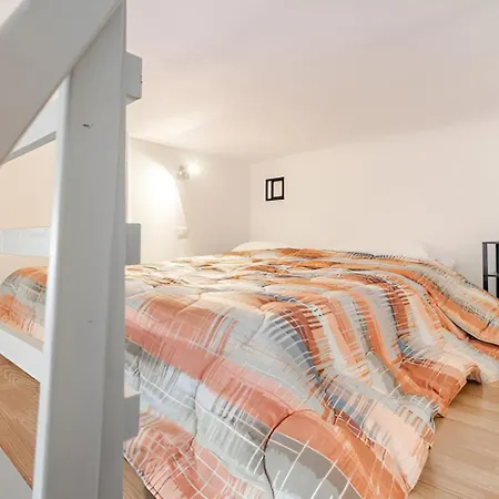 Lägenhet Moderno Monolocale Zona Niguarda *